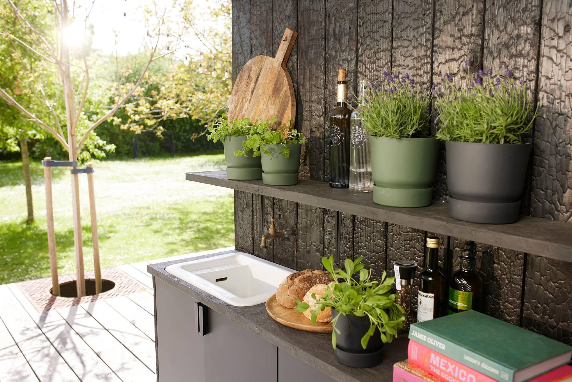 Pot Elho Greenville Round Zwart – Plantenpotten kopen